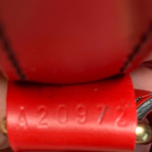 EUC Louis Vuitton Noe Red Bucket Shoulder Bag - Picture 5 of 12